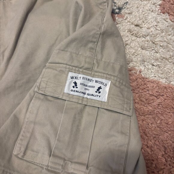 Vintage Walt Disney World Mens Khaki Cargo Shorts Size 44 Pockets Theme Park - Picture 2 of 8